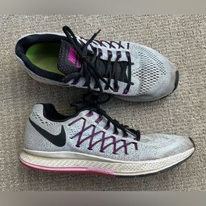 Nike ZOOM Tennis Shoes Size 9.5